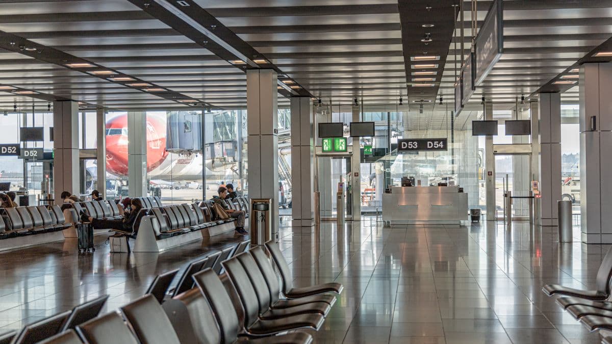 Schiphol Airport Lounges You Can Pay to Enter (Walk-In Day Passes)