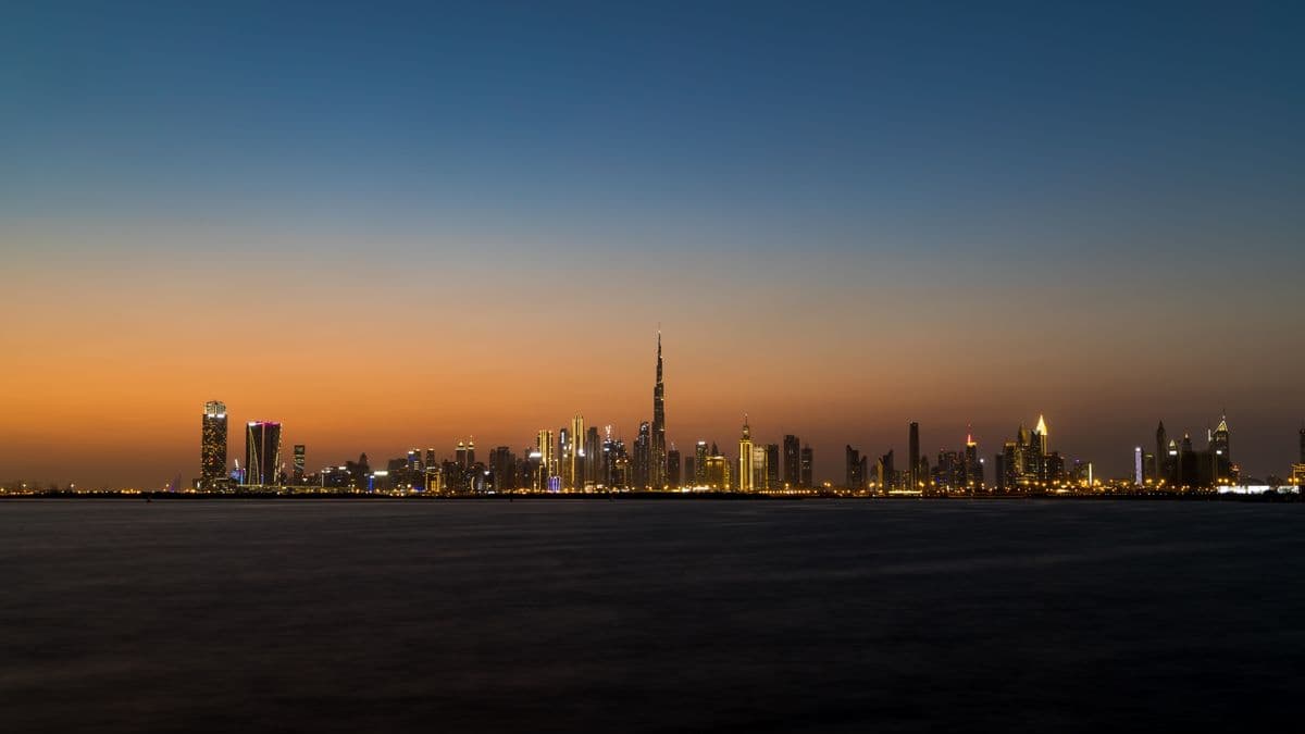 Long Layover at Dubai International Airport (DXB): Sleep, Shower & What to Do