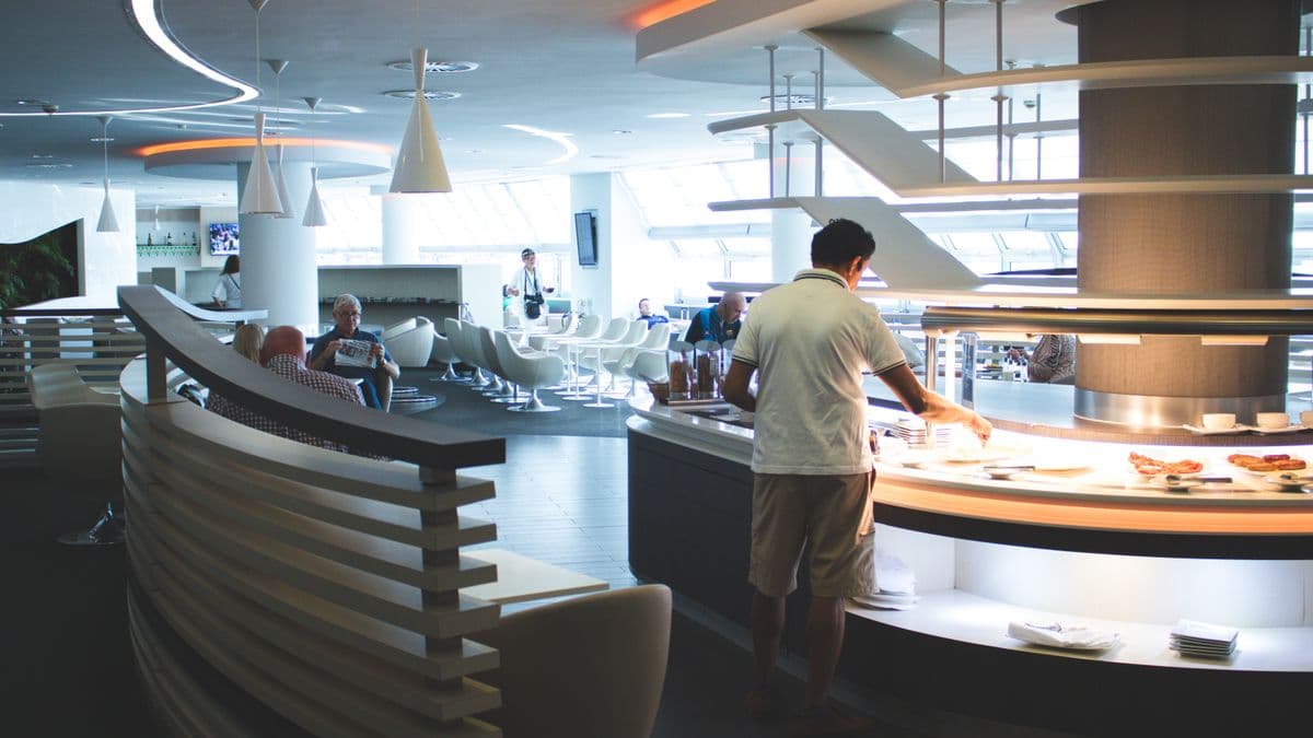 Dubai Airport Lounges You Can Pay to Enter (Day Passes at DXB)