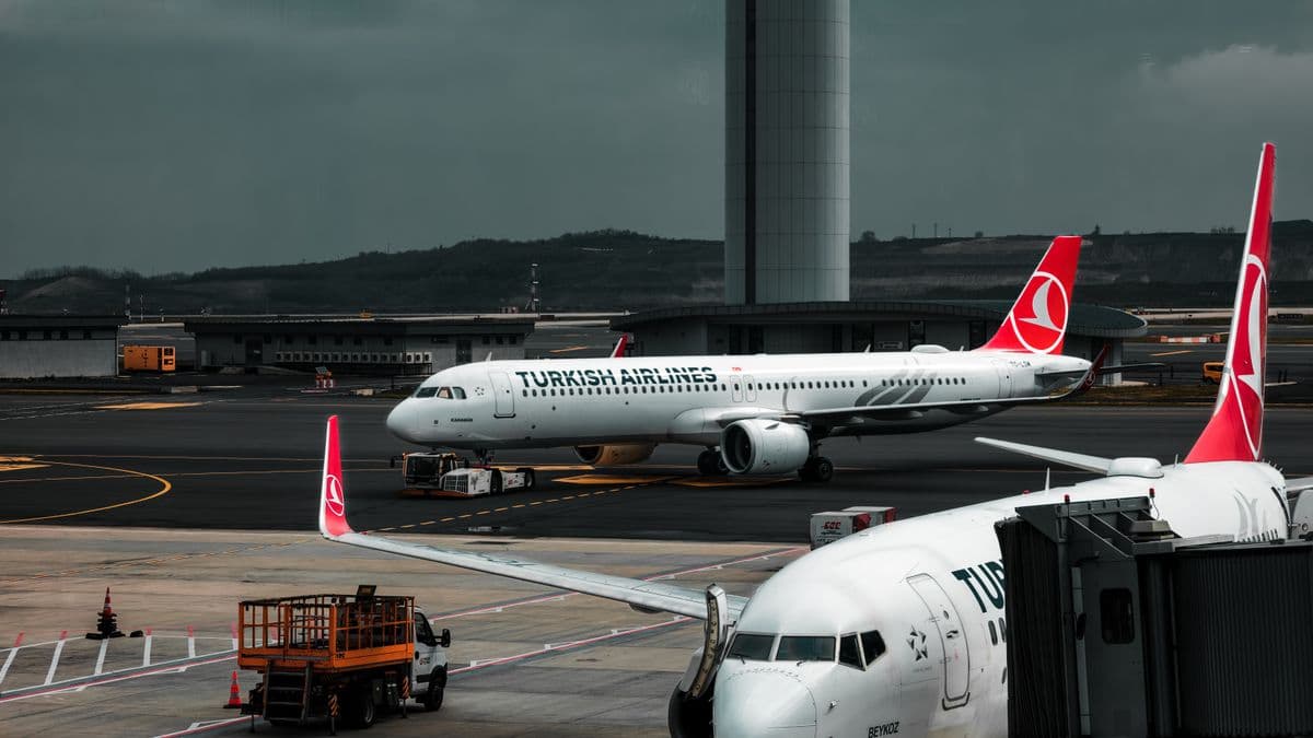 Istanbul Airport to the City: M11 Metro, Havaist Bus or Taxi Compared